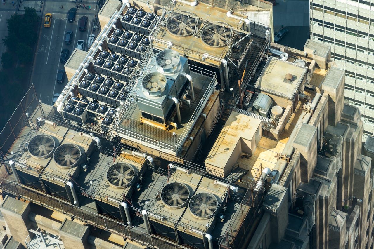 Comparativa climatizador evaporativo industrial aire acondicionado industrial. ¿Cuál conviene a tu planta?